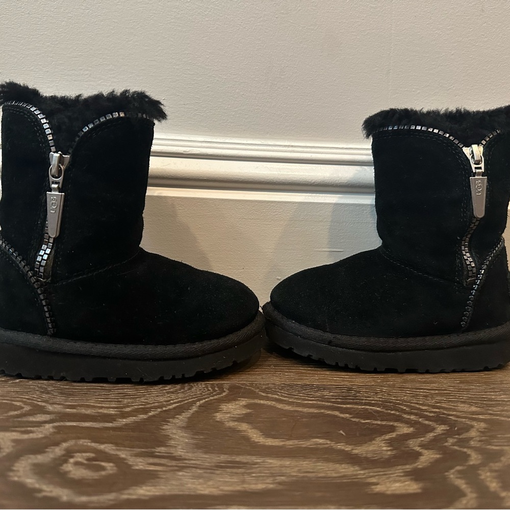 Toddler Ugg boots size 7